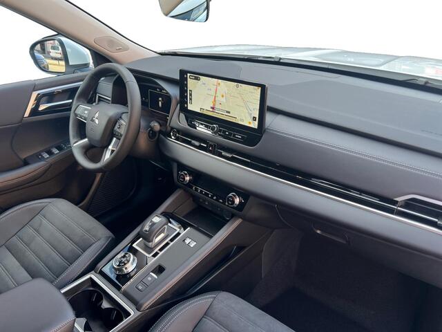 Mitsubishi OUTLANDER 2.4 PHEV First Edition |¤2.000,- VOORRAADKORTING| OP=OP| 8 Jaar garantie|