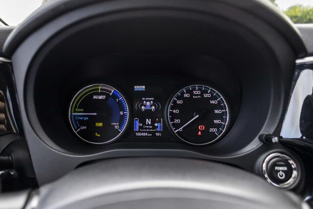 Mitsubishi OUTLANDER 2.4 PHEV Intense+ | Pano | Camera | LED