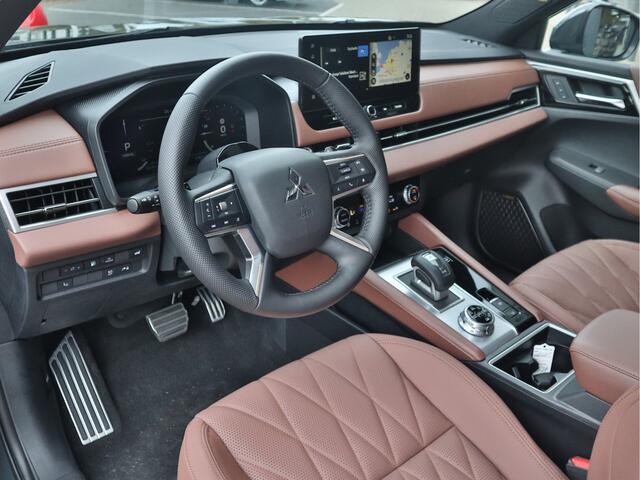 Mitsubishi OUTLANDER 2.4 PHEV Instyle+ Nieuw uit voorraad leverbaar!