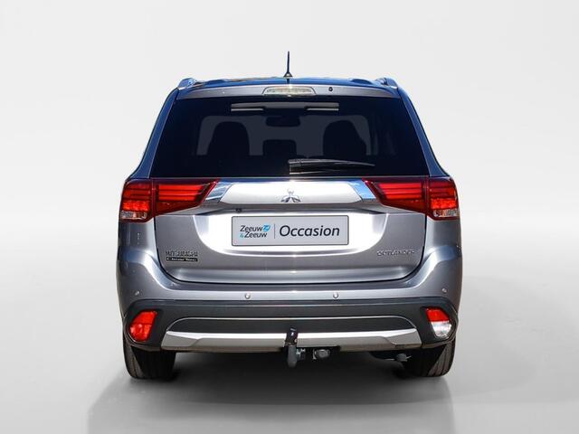 Mitsubishi OUTLANDER 2.0 Instyle | Camera | Trekhaak | Leder | Navigatie | Schuifdak | Elec. en verw. stoel |