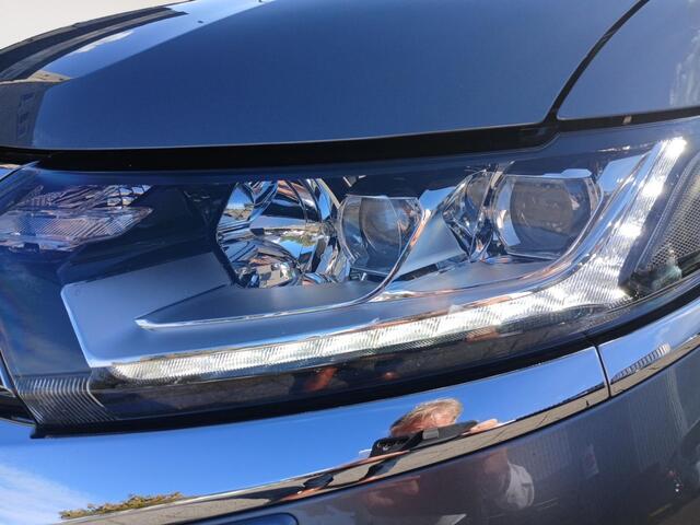 Mitsubishi OUTLANDER 2.0 Instyle | Camera | Trekhaak | Leder | Navigatie | Schuifdak | Elec. en verw. stoel |