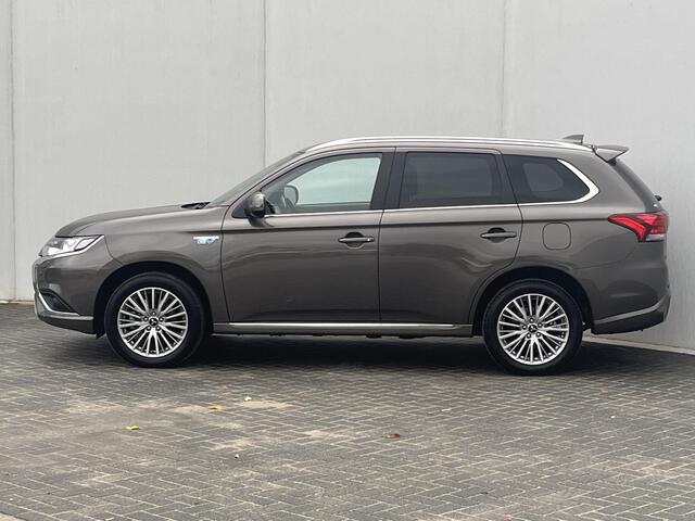 Mitsubishi OUTLANDER 2.4 PHEV Intense / Trekhaak 1500 KG / Dodehoekdetectie / Adaptieve cruise control / Navigatie via Apple carplay of Android auto /