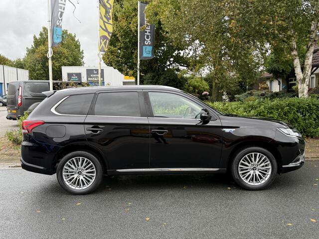 Mitsubishi OUTLANDER 2.4 PHEV Pure+ 240PK CarplayoCamera