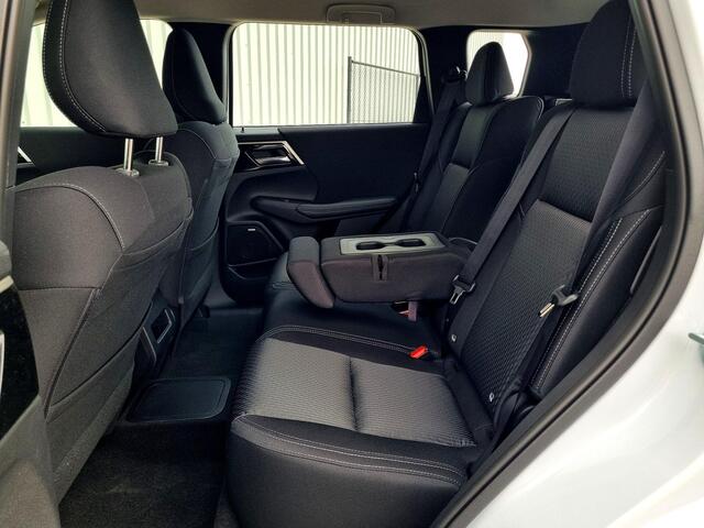 Mitsubishi OUTLANDER 2.4 PHEV Pure / ¤4000,- Voordeel Op Nieuwprijs / Nieuw Model 2025 / Elektrische Range 86 KM WLTP / 1600KG Trekgewicht / 8 Jaar Fabrieksgarantie