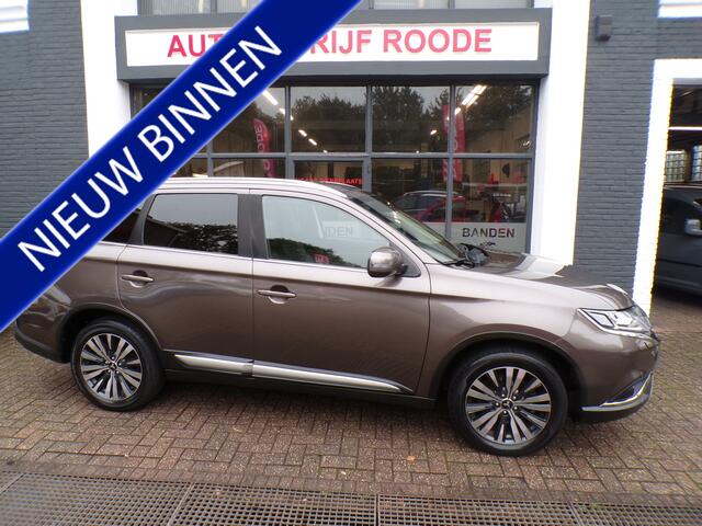 Mitsubishi OUTLANDER 2.0 2WD 7-Persoon Automaat Benzine Limited BJ 2021 *UNIEK*