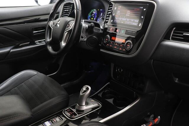 Mitsubishi OUTLANDER 2.4 PHEV Pure | HALF LEDER | DAB | CAMERA