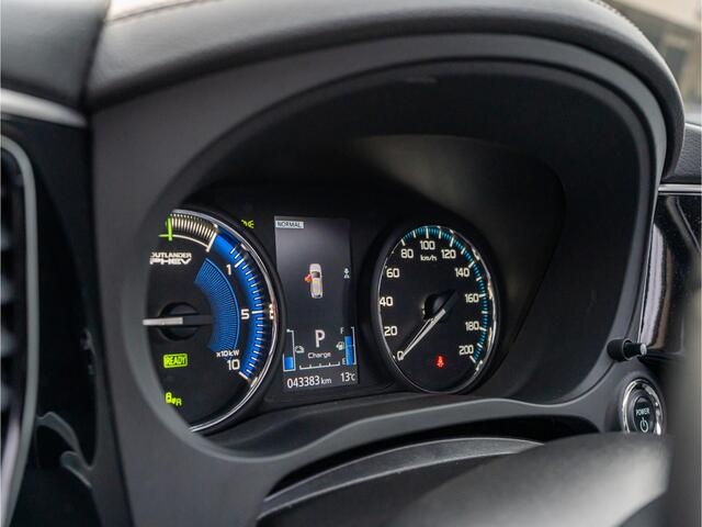 Mitsubishi OUTLANDER 2.4 PHEV Intense+ PANO LED CAMERA TREKHAAK ALCANTARA LEDER