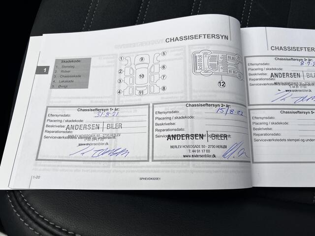 Mitsubishi OUTLANDER 2.4 PHEV Intense / Dealer onderhouden / Trekhaak 1.500 kg / Leder Alcantara / Achteruitrijcamera / Navigatie via Apple Carplay Android / 16" LM wielen /