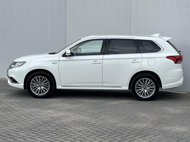 Mitsubishi OUTLANDER 2.4 PHEV Automaat Intense / 1500 kg trekgewicht / Plug-in / Keyless / Apple carplay & Android auto / Climate control / Cruise control