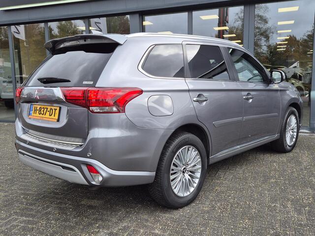 Mitsubishi OUTLANDER 2.4 PHEV Instyle | Schuif kanteldak | Navigatie |