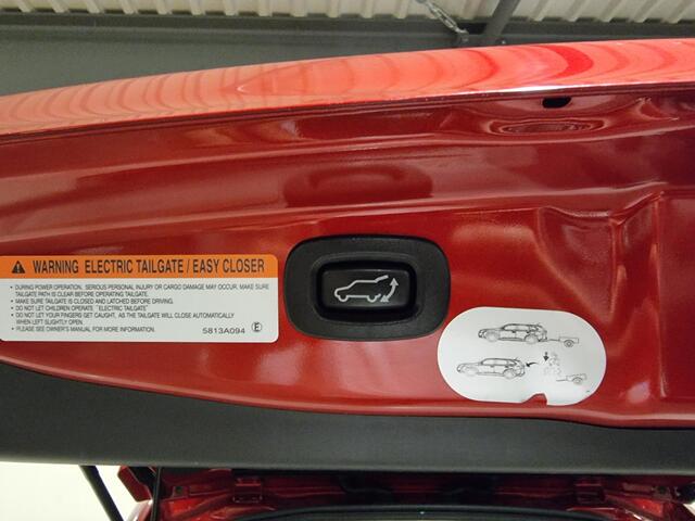 Mitsubishi OUTLANDER 2.4 PHEV Intense+ | Trekhaak | Open dak | Elektrische achterklep |