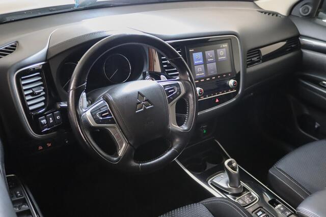 Mitsubishi OUTLANDER 2.4 PHEV Pure, LED, Trekhaak, Navigatie, Stoelverwarming, Apple CarPlay/Android Auto