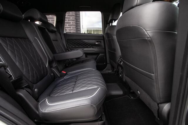 Mitsubishi OUTLANDER 2.4 PHEV Intense+ - Compleet uitgevoerd