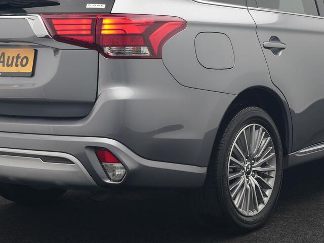 Mitsubishi OUTLANDER 2.4 Pure Plug In Hybrid 225pk Dealer O.H. PHEV | Apple Carplay | Camera | Sportstoelen Verwarmd | Keyless | Cruise Control | DAB |