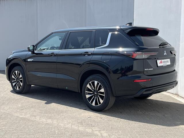 Mitsubishi OUTLANDER 2.4 PHEV Intense / ¤6.000,- Voordeel Op Nieuwprijs / Gratis Afneembare Trekhaak t.w.v. ¤1.449,- /Elektrische Range 86 KM WLTP / 1600KG Trekgewicht / 8 Jaar Fabrieksgarantie