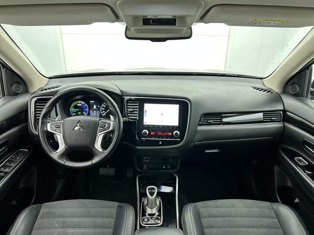 Mitsubishi OUTLANDER 2.4 PHEV Intense | WORDT VERWACHT | 18" Lichtmetaal | Camera achter | Navigatie | Leder/Alcantara