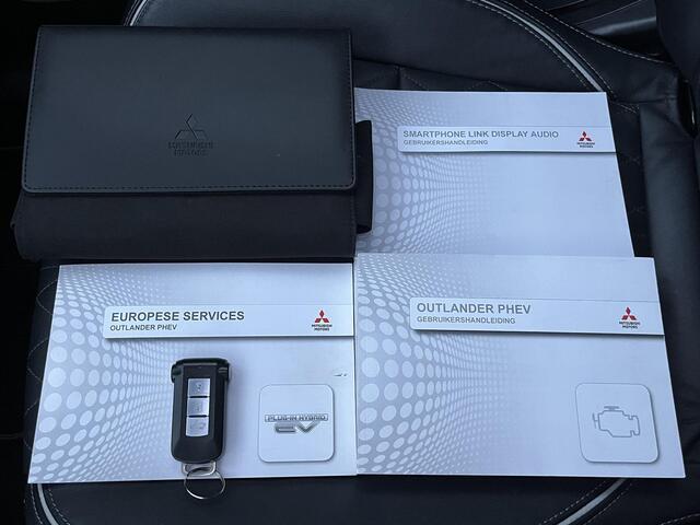 Mitsubishi OUTLANDER 2.4 PHEV Instyle / Trekhaak (Trekgewicht 1.500kg) / Elektrisch Glazen Schuif- en Kanteldak / Navigatie via Apple Carplay & Android Auto / Stuur- en Stoelverwarming / Rondomzicht camera / Keyless Entry & Start / Adaptieve Cruise Control / Climate Control /