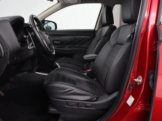 Mitsubishi OUTLANDER 2.4 PHEV Intense | Trekhaak | Stoelverwarming | Leder/Alcantara | Camera | Carplay | Navigatie | Full LED | Cruise control | Plug In