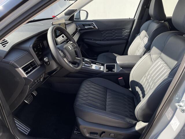 Mitsubishi OUTLANDER 2.4 PHEV Instyle / ¤6.000,- Voordeel Op Nieuwprijs / Nieuw Model 2025 / Elektrische Range 86 KM WLTP / 1600KG Trekgewicht / 8 Jaar Fabrieksgarantie