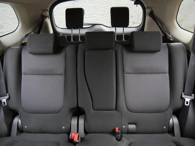 Mitsubishi OUTLANDER 2.0 EXECUTIVE/ 7-PEROONS/ TREKHAAK/ CAMERA