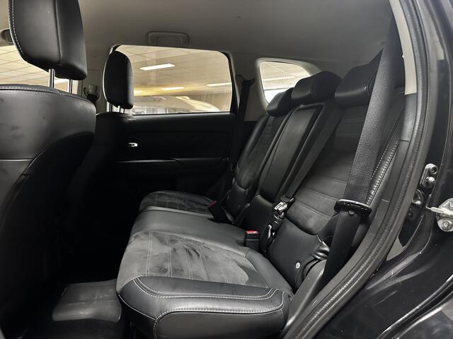 Mitsubishi OUTLANDER 2.4 PHEV Intense+/ DEALER ONDERHOUDEN!/ Trekhaak/ Camera/ LED Koplampen/ Lane-Assist./ Apple + Android/ Adaptive Cruise/ Half-Leder/ 18'' LMV/ Keyless/ DAB+/ Stoelverw./ PDC V+A/ Extra getint glas.