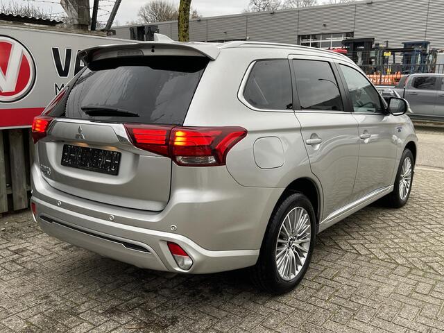 Mitsubishi OUTLANDER 2.4 PHEV Intense 18"/Adaptieve cruise/Dodehoek/LED/Stoelverwarming/PDC v+a/Camera/Apple Carplay & Android Auto