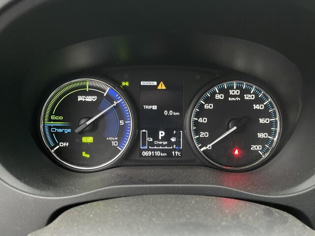 Mitsubishi OUTLANDER 2.4 PHEV Intense 18"/Adaptieve cruise/Dodehoek/LED/Stoelverwarming/PDC v+a/Camera/Apple Carplay & Android Auto