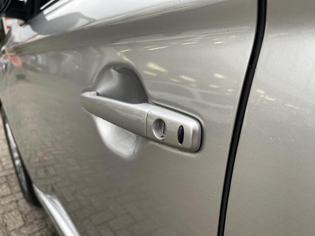 Mitsubishi OUTLANDER 2.4 PHEV Intense 18"/Adaptieve cruise/Dodehoek/LED/Stoelverwarming/PDC v+a/Camera/Apple Carplay & Android Auto