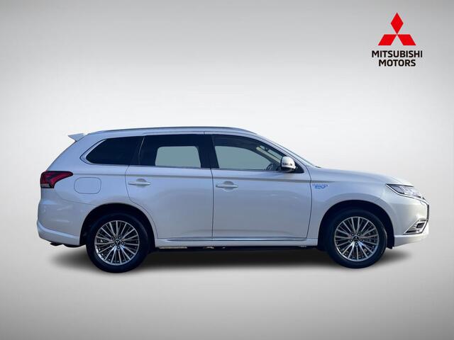Mitsubishi OUTLANDER 2.4 PHEV Pure+ / Stoelverwarming! / S-AWC