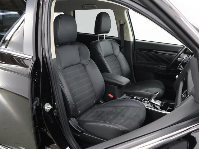 Mitsubishi OUTLANDER 2.4 PHEV Intense+ | Camera | Navigatie | Stoelverwarming | Cruise Control | Climate Control | DAB | Apple CarPlay/Android Auto |