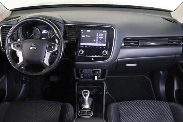 Mitsubishi OUTLANDER 2.4 PHEV Pure+ Trekhaak, Navigatie, Cruise Control, Stoelverwarming, Apple CarPlay/Android Auto