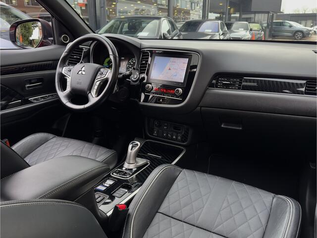 Mitsubishi OUTLANDER 2.4 PHEV INSTYLE+ 4WD PANODAK DESIGNO-LEDER NAVI CAMERA-360 APPLE-CARPLAY LED LMV PDC