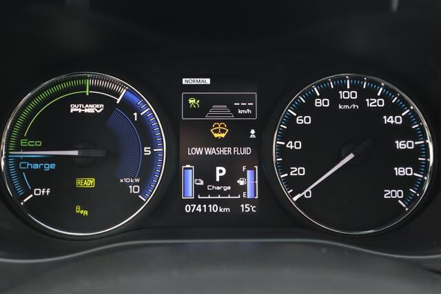 Mitsubishi OUTLANDER 2.4 PHEV Instyle AdaptiveCruise/Leder/Apple/Android/Trekhaak