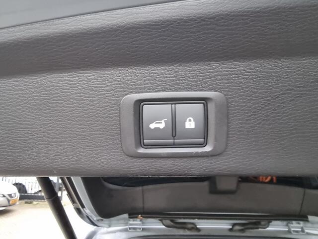 Mitsubishi OUTLANDER 2.4 PHEV Instyle | Trekhaak | Open dak | Elektrische Achterklep |