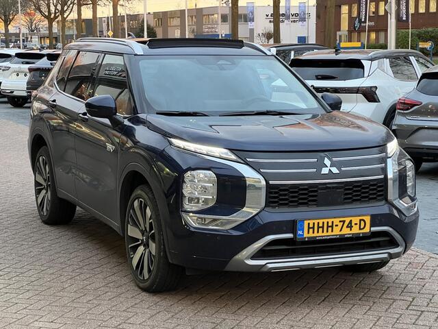 Mitsubishi OUTLANDER 2.4 PHEV Instyle | Panoramadak | Leder | Stoelverwarming- en verkoeling