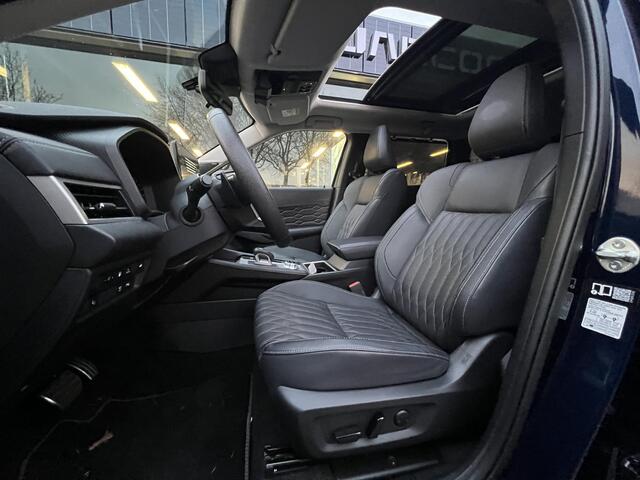 Mitsubishi OUTLANDER 2.4 PHEV Instyle | Panoramadak | Leder | Stoelverwarming- en verkoeling