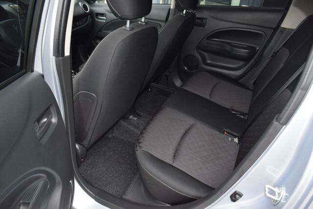 Mitsubishi SPACE STAR 1.2i-12V ISG Dynamic CVT-Autom. ECC-Airco Cr.Control SmartLink-Navi Camera+BT PrivacyGlas 14"LMV 8jr.Garantie