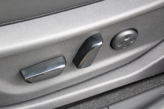 Nissan Ariya Evolve 91 kWh / ¤3.000,- Nissan Voorraadvoordeel / Nieuw uit Voorraad Leverbaar/ 20 Inch Velgen / Schuif/Kanteldak / Navigatie / 360 Graden Camera /