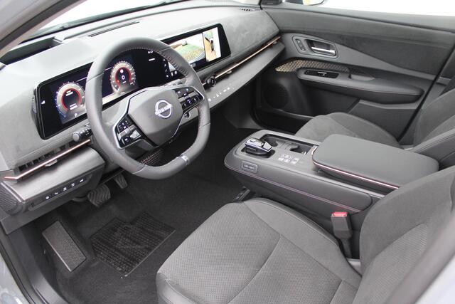 Nissan Ariya Evolve 91 kWh / ¤3.000,- Nissan Voorraadvoordeel / Nieuw uit Voorraad Leverbaar/ 20 Inch Velgen / Schuif/Kanteldak / Navigatie / 360 Graden Camera /