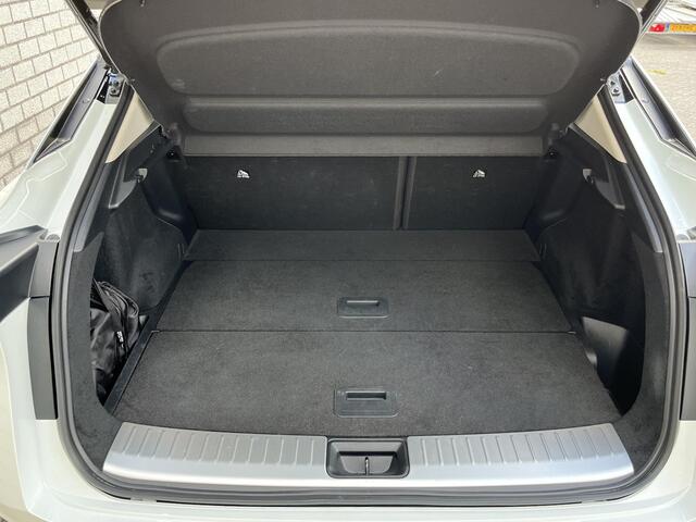 Nissan Ariya 63 kWh Evolve | 22kW Lader | 20" LMV | Panoramadak | Navigatie | Camera| El. Achterklep |