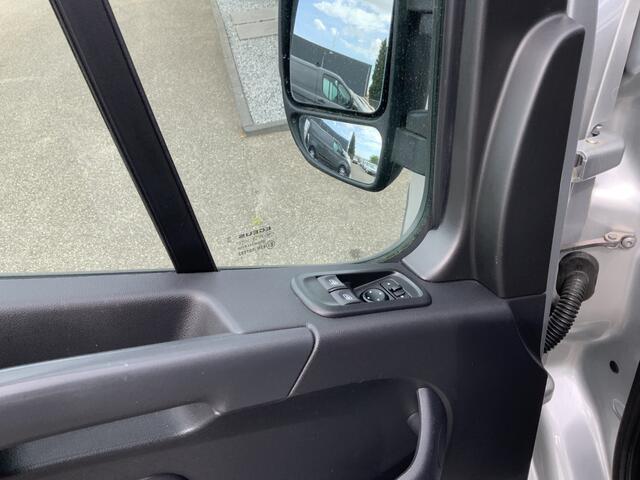 Nissan INTERSTAR 2.3 dCi L2H2 Acenta Airco Cruise 3 Zits Camera Navi Trekhaak 2500 kg Euro 6