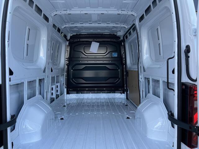 Nissan INTERSTAR Interstar-e L2H2 Limited 87 kWh