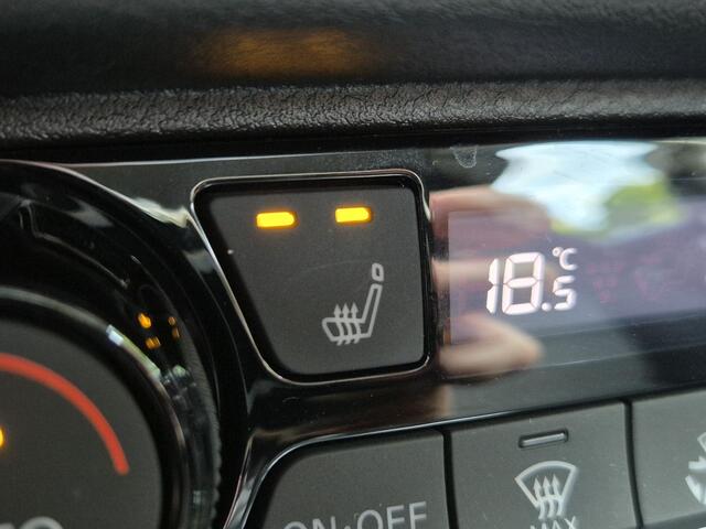 Nissan JUKE 1.0 DIG-T DCT Automaat N-Connecta Automaat / Apple Carplay Android Auto / Allseason banden / Stoelverwarming / Achteruitrijcamera / Navigatie / Cruise control / Climate control / Elektrische ramen voor en achter /