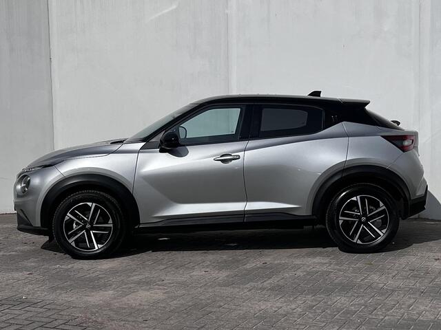 Nissan JUKE 1.0 DIG-T N-Connecta DCT Automaat / Fabrieksgarantie tot 09-12-2027 / Cold Pack / Stuur-, stoel- en voorruit verwarming / Navigatie / Apple Carplay Android / 17" LMW + All Season banden /