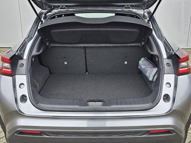 Nissan JUKE 1.0-114 pk DIG-T N-Connecta -NIEUWSTE MODEL- Maar liefst ruim ¤. 12.000,- VOORDEEL: van ¤. 37.250,- voor ¤. 24.895,- ! Slechts 2.800km ! Navigatie, Climate cntrl, Cruise Cntrl, Lane Assist. Metallic lak, LM wielen, Stoel-, stuur- en voorraamverw., Keyles