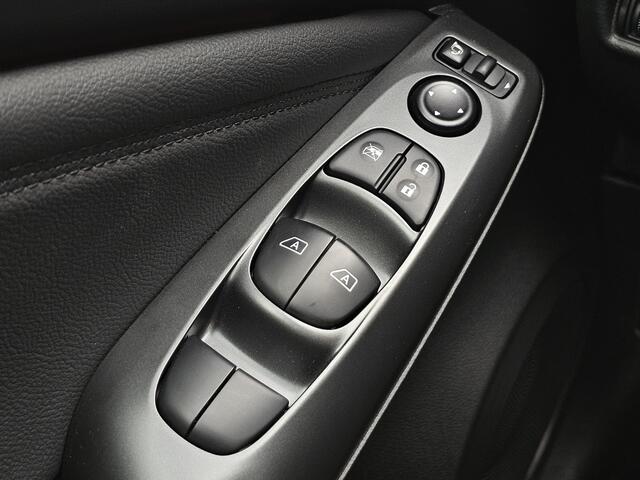 Nissan JUKE 1.0-114 pk DIG-T N-Connecta -NIEUWSTE MODEL- Maar liefst ruim ¤. 12.000,- VOORDEEL: van ¤. 37.250,- voor ¤. 24.895,- ! Slechts 2.800km ! Navigatie, Climate cntrl, Cruise Cntrl, Lane Assist. Metallic lak, LM wielen, Stoel-, stuur- en voorraamverw., Keyles