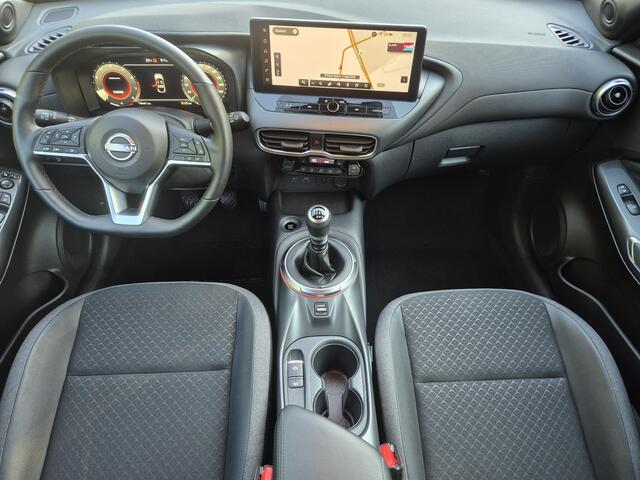 Nissan JUKE 1.0 DIG-T N-Connecta Handgeschakeld / Allseason banden / Cold Pack / Parking Pack / Apple Carplay Android Auto / Cruise control / Draadloze telefoon lader / Achteruitrijcamera / Keyless Entry/Start / Climate control /