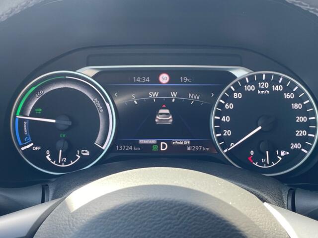 Nissan JUKE 1.6 Hybrid N-Connecta Navigatie, Climate Control, Cruise Control, 17"Lm, Achteruitrijcamera, Stoelverwarming