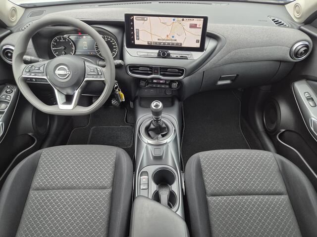 Nissan JUKE 1.0 DIG-T Acenta / Nissan Connect Navigatie / Stoelverwarming / Cruise control / Achteruitrijcamera / Apple Carplay Android Auto / Climate control / Allseason Banden /