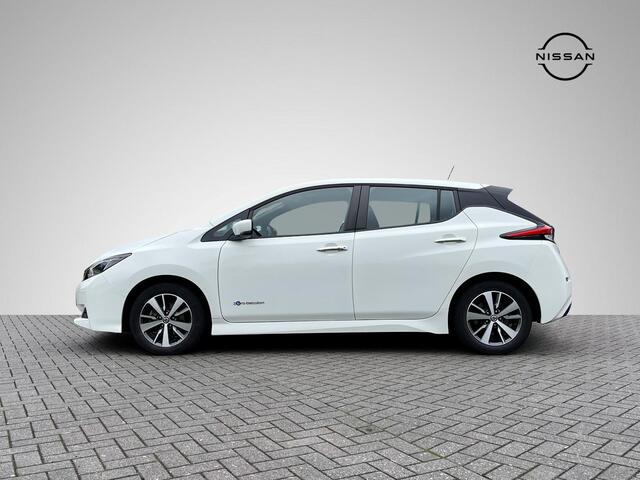 Nissan LEAF Acenta 40 kWh *¤2.000 SUBSIDIE MOGELIJK!* | Navigatie | Camera | Adapt. Cruise Control | Apple Carplay/Android Auto | Keyless Entry | Dodehoek Detectie | Rijklaarprijs!